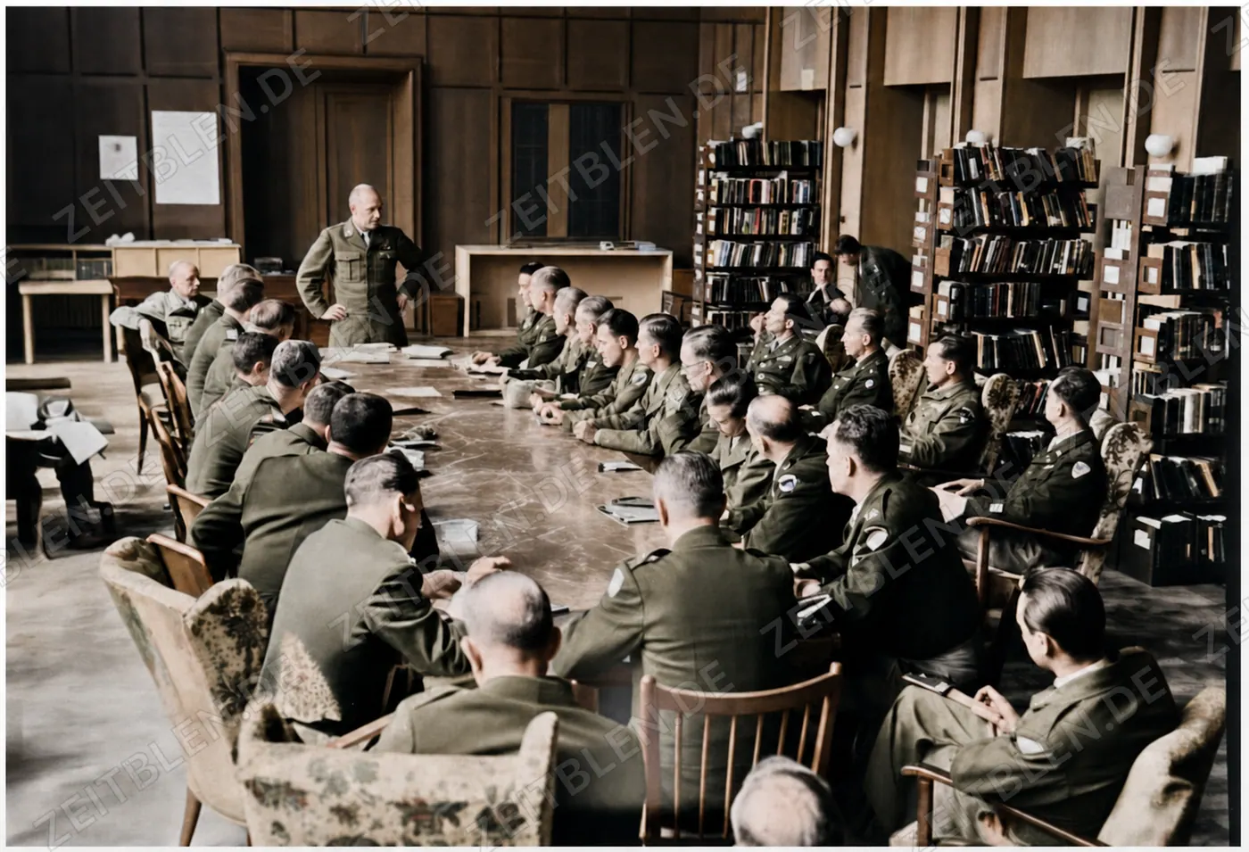 Offiziersbesprechung der US-Militärregierung in München, 1946