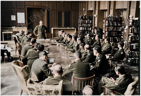 Offiziersbesprechung der US-Militärregierung in München, 1946