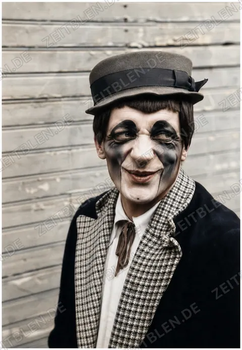 Porträt eines Zirkusartisten beim Circus Krone in München, 1946