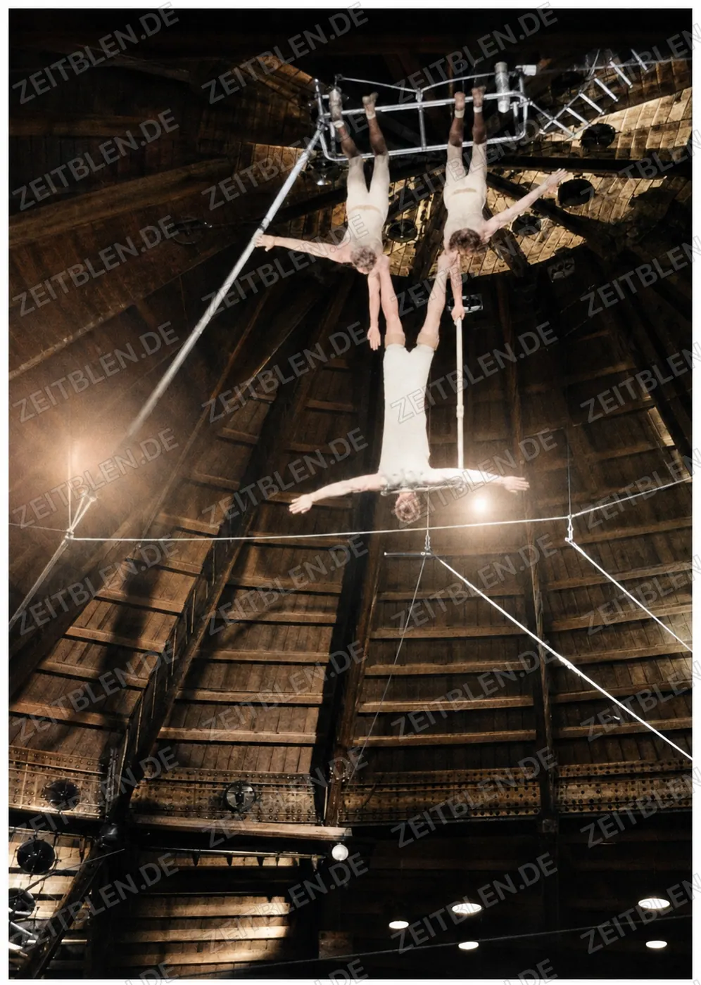 Artistiknummer im Münchner Circus Krone, 1946