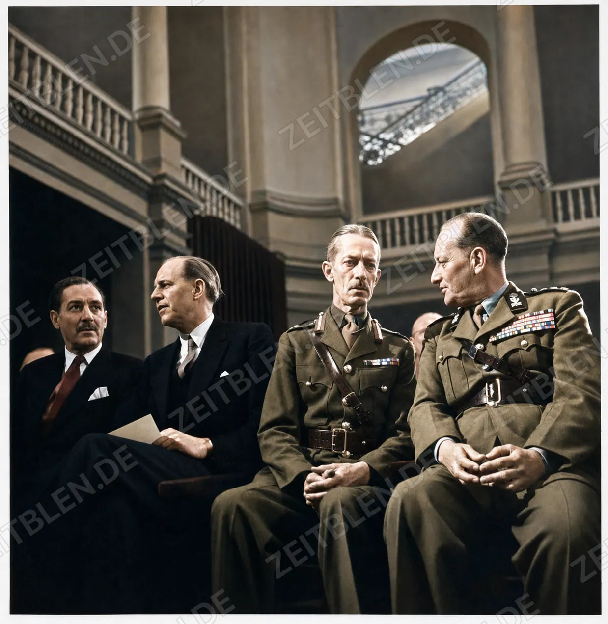 Alliierte Militärvertreter bei der Tagung des Parlamentarischen Rats in Bonn, 1948