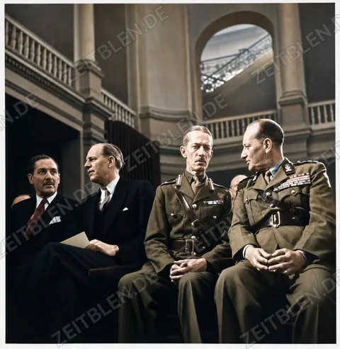Alliierte Militärvertreter bei der Tagung des Parlamentarischen Rats in Bonn, 1948