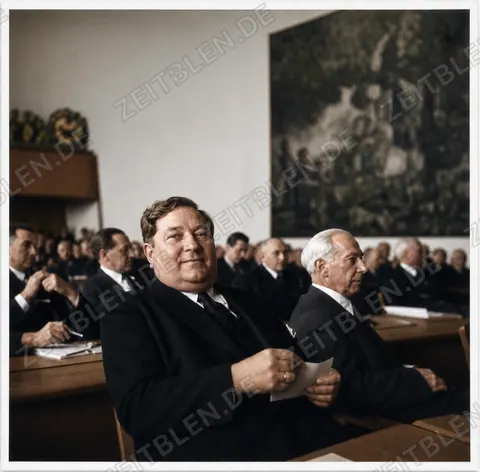 Carlo Schmid und Theodor Heuss im Parlamentarischen Rat in Bonn