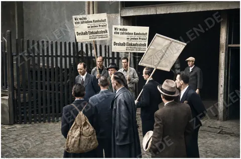 Einkaufsstreik von Straßenhändlern an der Großmarkthalle München, 1948
