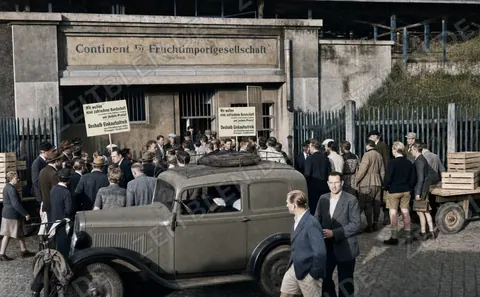 Streik ambulanter Händler vor der Münchner Großmarkthalle, 12. August 1948