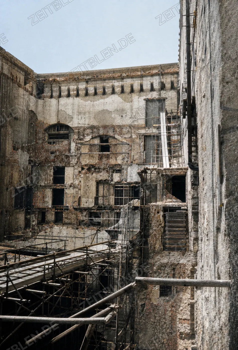 Baustelle am beschädigten Residenztheater in München