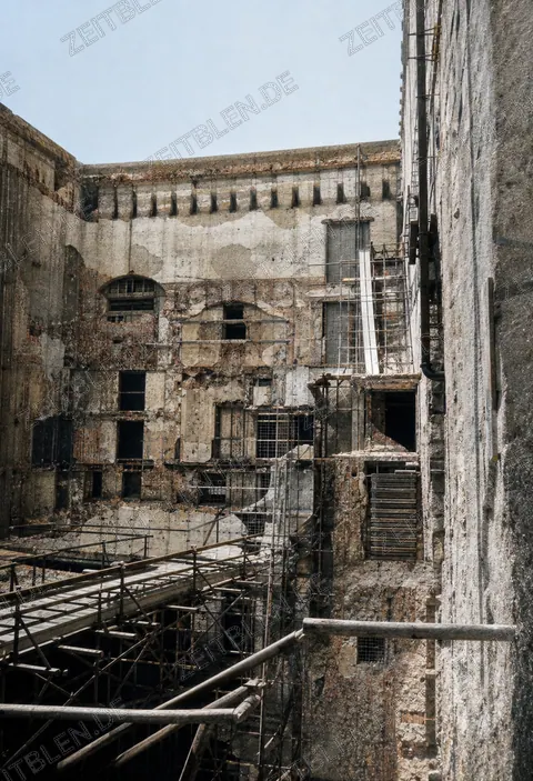 Baustelle am beschädigten Residenztheater in München