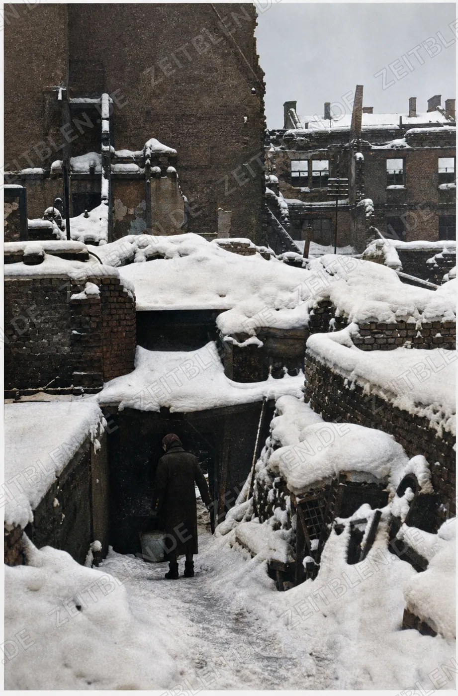 Schneebedeckte Elendsquartiere im Nachkriegsmünchen