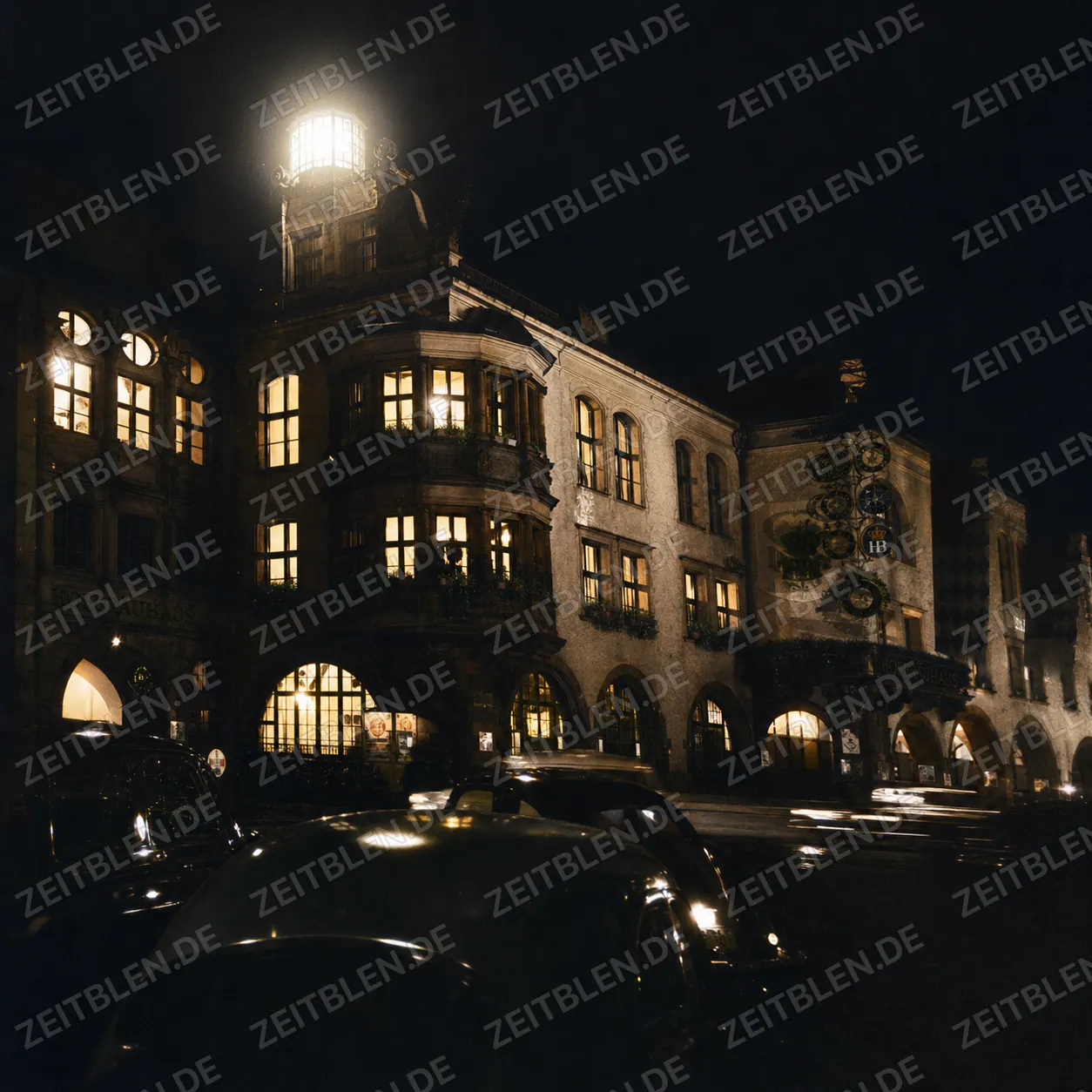 Das Münchner Hofbräuhaus bei Nacht