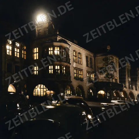 Das Münchner Hofbräuhaus bei Nacht