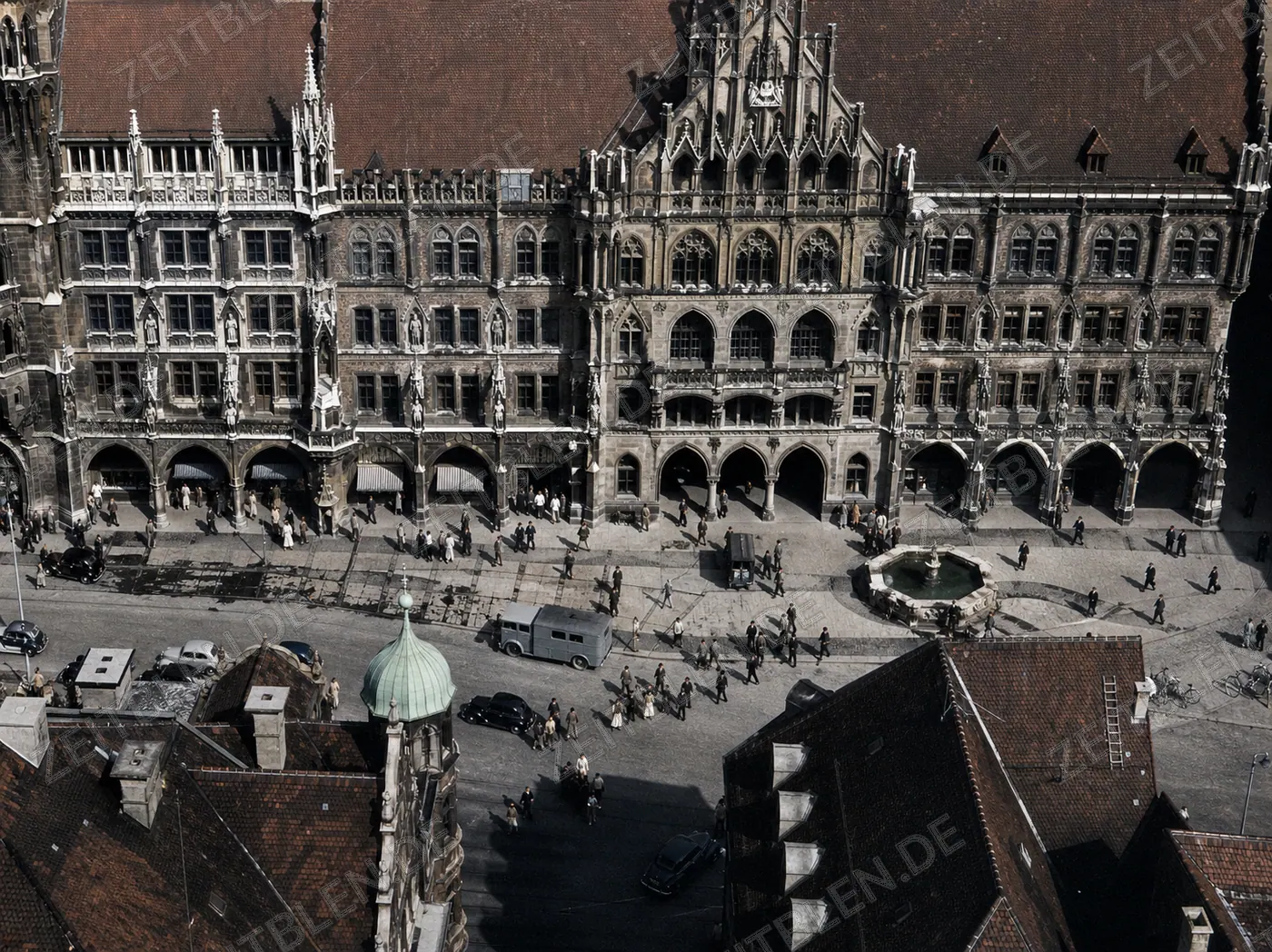 Blick auf Marienplatz und Neues Rathaus