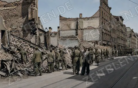 München in Trümmern, 4. Juli 1945