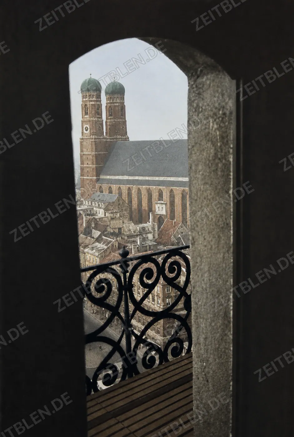 Durchblick zur Frauenkirche
