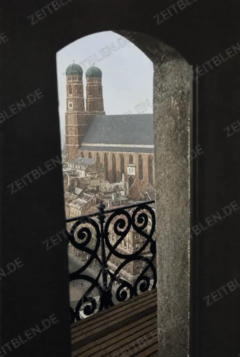Durchblick zur Frauenkirche
