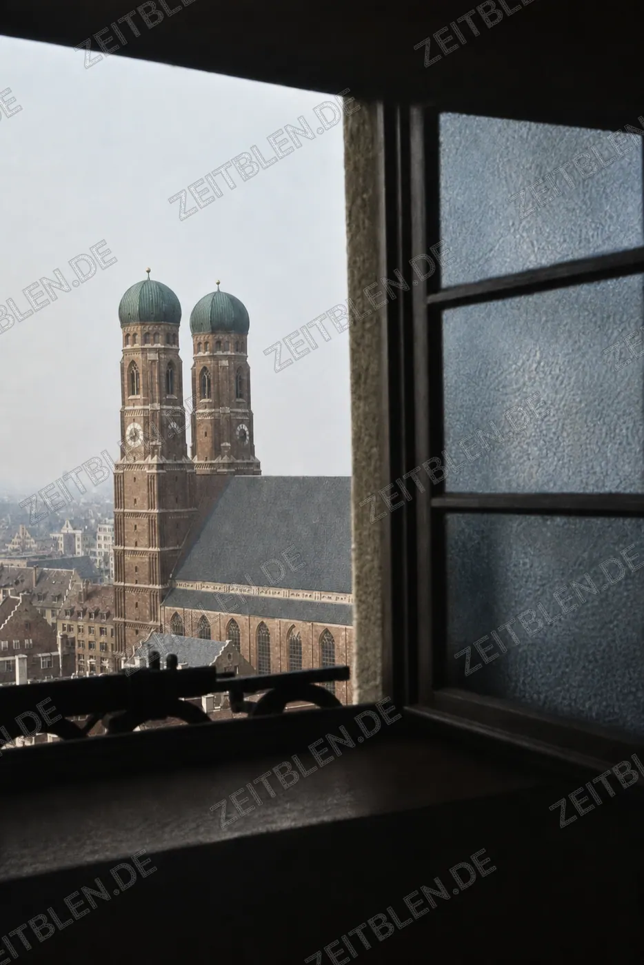 Gerahmter Blick zur Frauenkirche