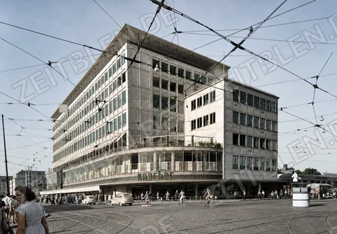 Modernes Kaufhof-Gebäude am Karlsplatz Stachus