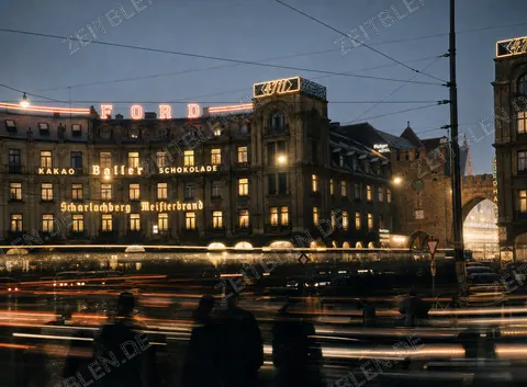 Abendverkehr am Stachus mit Karlstor