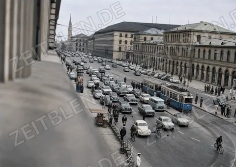 Verkehr auf der Ludwigstraße am Odeonsplatz