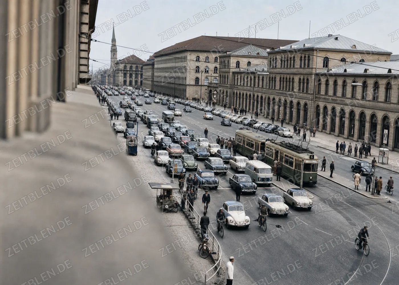 Stau auf der Ludwigstraße am Odeonsplatz