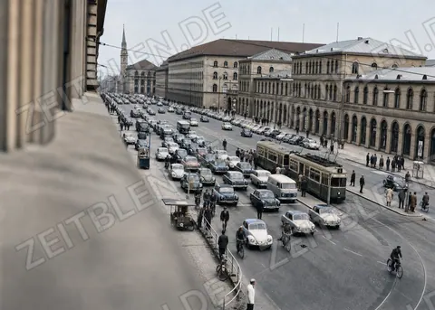 Stau auf der Ludwigstraße am Odeonsplatz