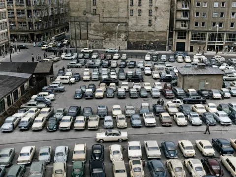 Parkplatz hinter dem Neuen Rathaus