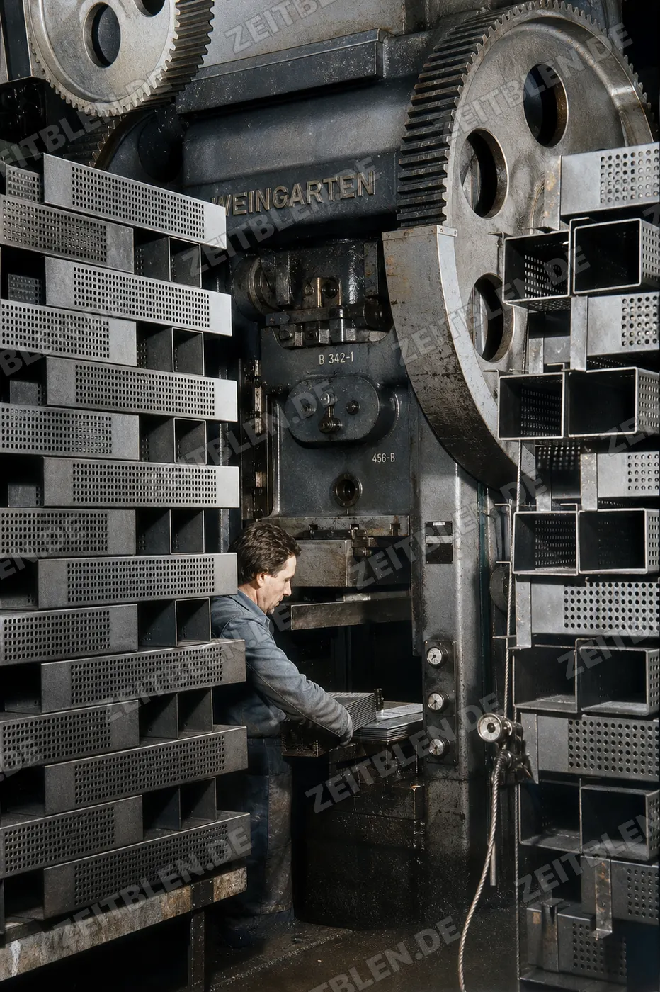 Maschinenarbeit bei Schaltbau A.G. in München
