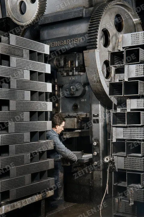 Maschinenarbeit bei Schaltbau A.G. in München