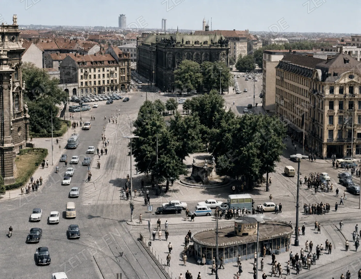 Blick vom Stachus zum Münchner Justizpalast