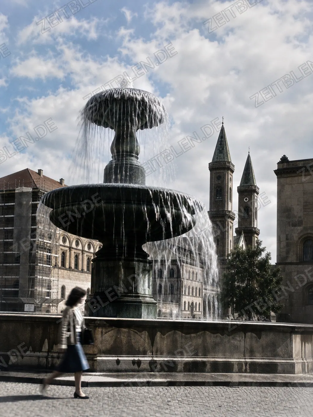 LMU-Brunnen mit Blick zur Ludwigskirche