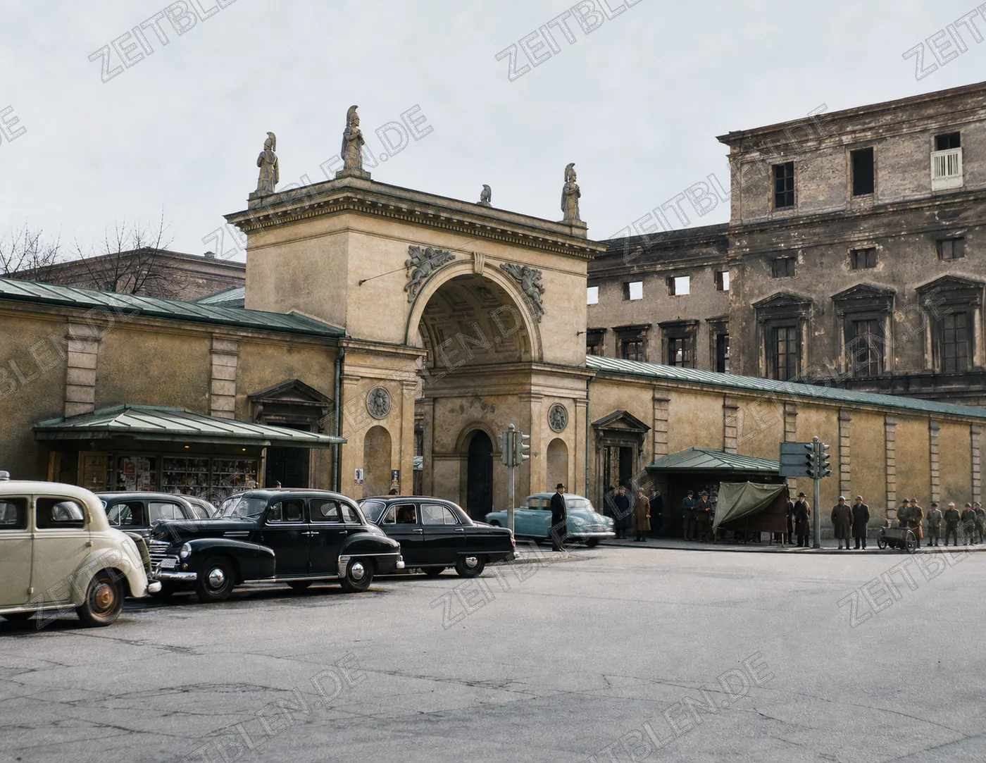 Eingang zum Hofgarten mit der Residenz am Odeonsplatz