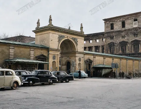 Eingang zum Hofgarten mit der Residenz am Odeonsplatz
