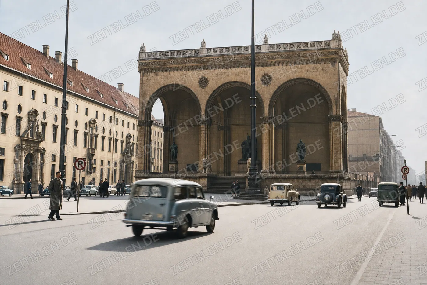 Verkehr vor der Feldherrnhalle am Odeonsplatz