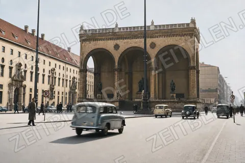 Verkehr vor der Feldherrnhalle am Odeonsplatz