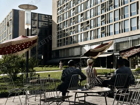 Cafe im Hof der Neuen Maxburg