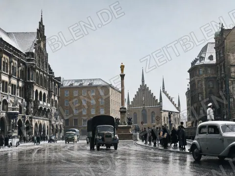 Marienplatz mit Mariensäule und Neuem Rathaus