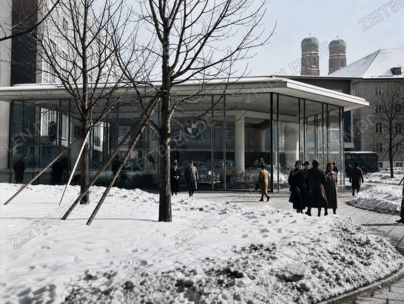 BMW-Pavillon der Neuen Maxburg mit Frauenkirche