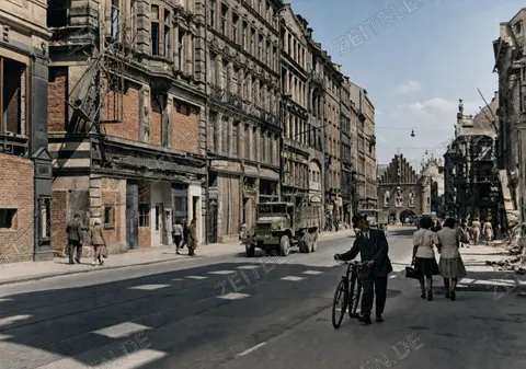 Kaufingerstraße nach Kriegsende mit Blick zum Alten Rathaus