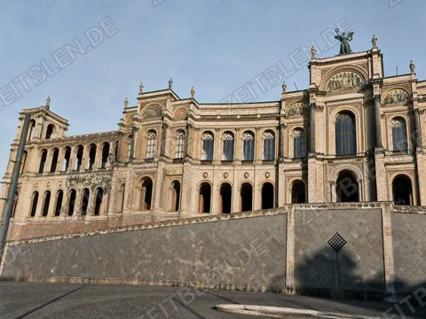 Fassade des Maximilianeums in München
