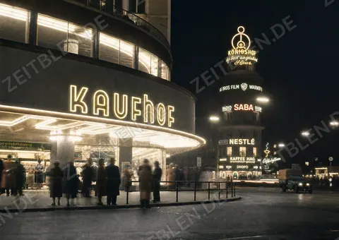 Nächtlicher Kaufhof am Münchner Stachus