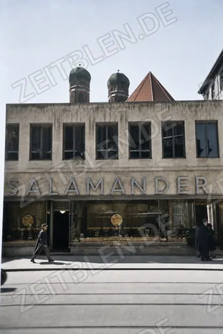 Salamander-Schuhgeschäft vor der Frauenkirche
