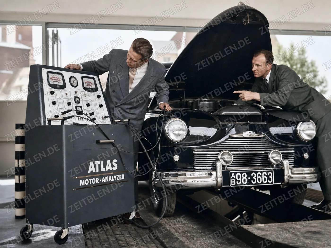 Motoranalyse an einer Esso-Servicestation