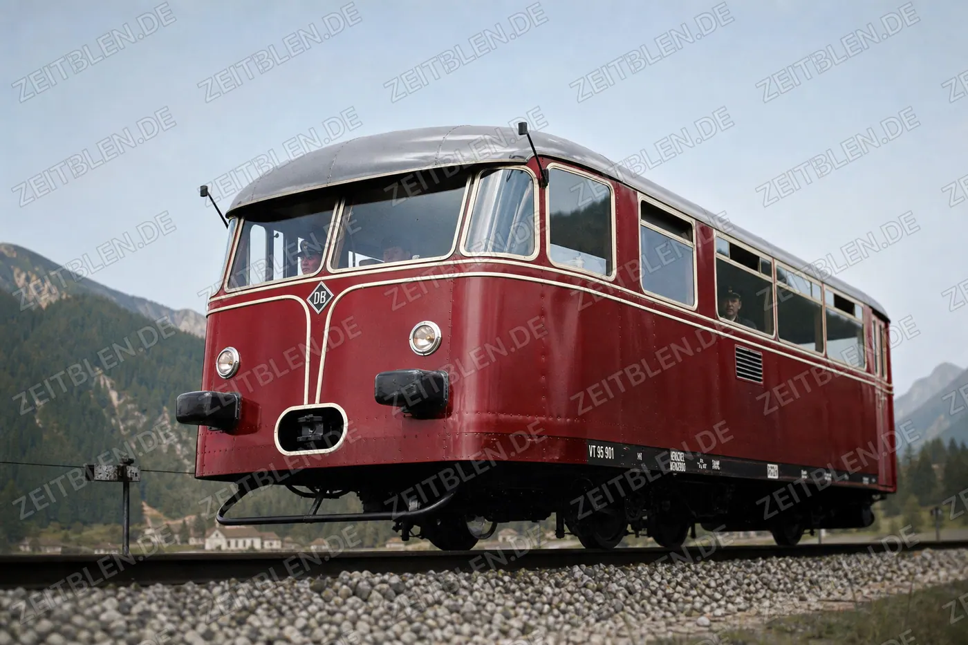 Früher Diesel-Schienenbus der Deutschen Bundesbahn im Alpenvorland