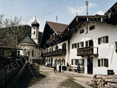 Dorfzentrum von Farchant mit Kirchturm