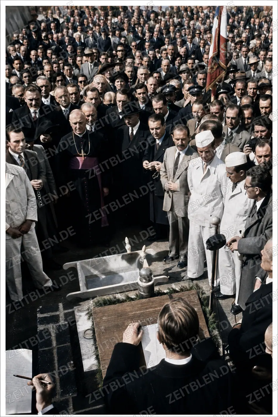 Religiöse Gedenkfeier auf dem KZ-Ehrenfriedhof Leitenberg bei Dachau, 30. April 1950