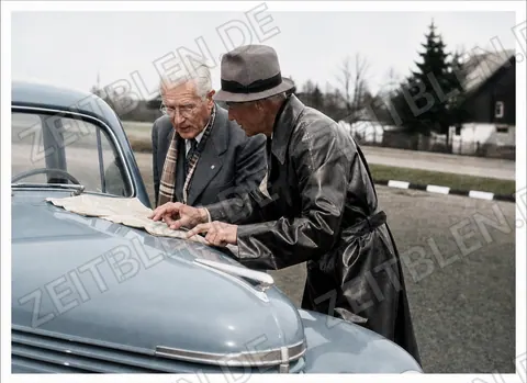 Routenberatung beim Muenchner Lotsendienst, 28. April 1950