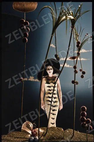 Vermutlich Szenenfoto aus dem Film " Der Apfel ist ab"