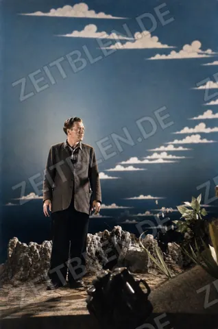 Vermutlich Foto aus dem Film " Der Apfel ist ab"