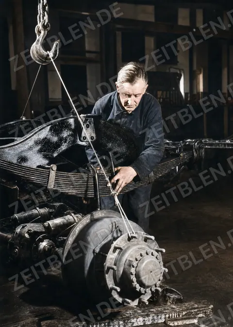 Krauss-Maffei München: Detailmontage am Omnibus-Chassis
