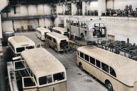 Omnibus-Karosseriebau in der Krauss-Maffei-Halle