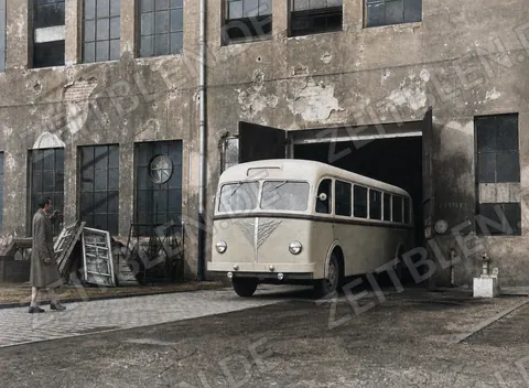 Krauss-Maffei/Rathgeber-Omnibus am Werkstor